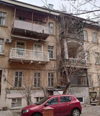 Продажа малоквартирного отдельно стоящего дома в Приморском районе