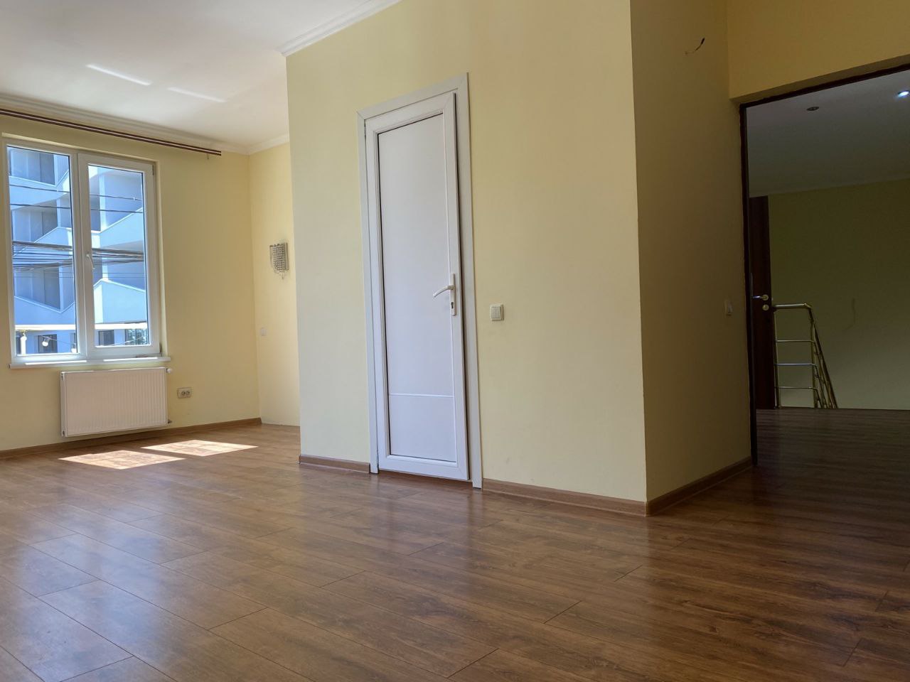 Продажа фасадного отдельностоящего здания и дома по ул. Каманина 21