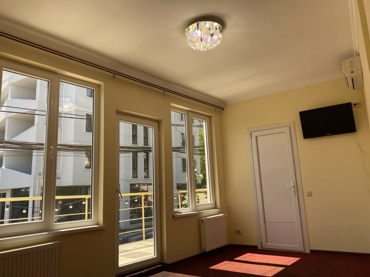 Продажа фасадного отдельностоящего здания и дома по ул. Каманина 21