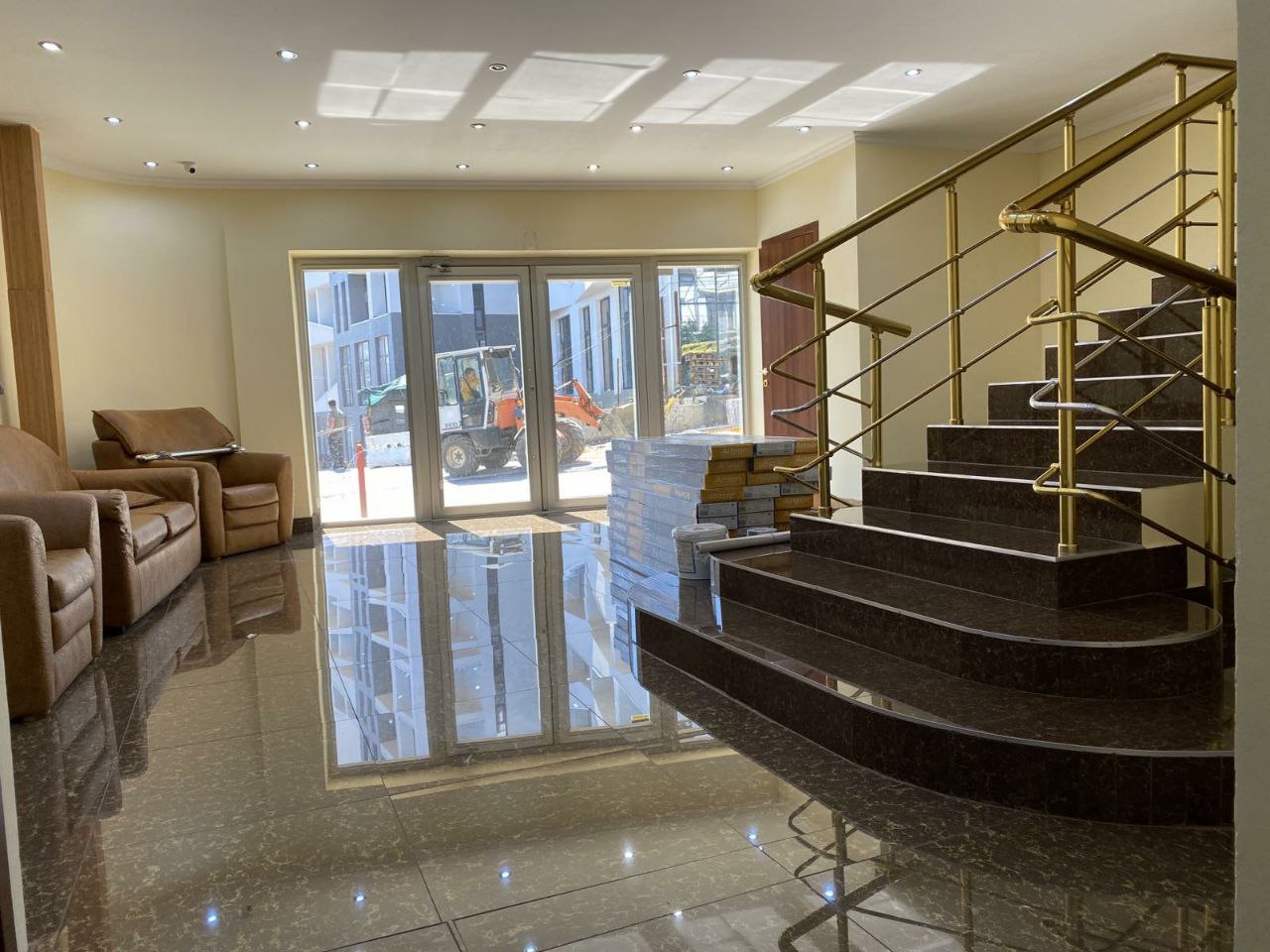 Продажа фасадного отдельностоящего здания и дома по ул. Каманина 21