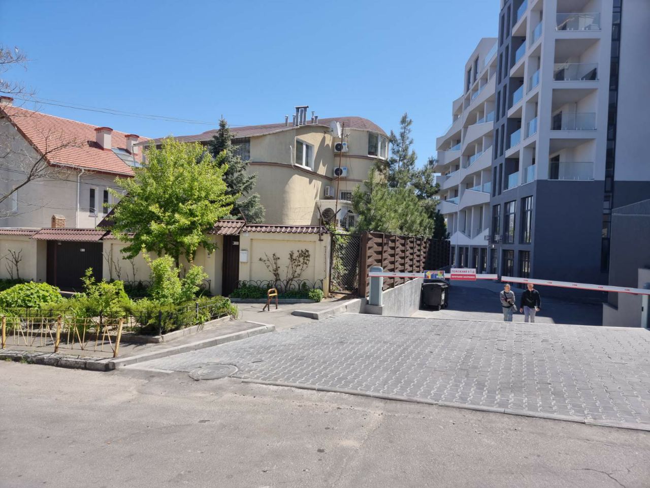 Продажа фасадного отдельностоящего здания и дома по ул. Каманина 21