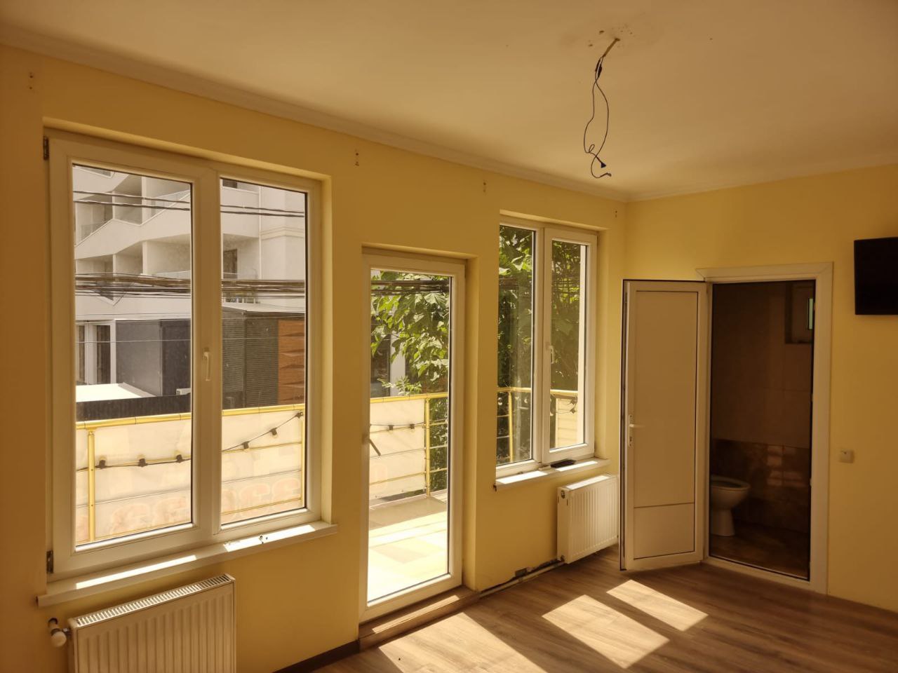 Продажа фасадного отдельностоящего здания и дома по ул. Каманина 21